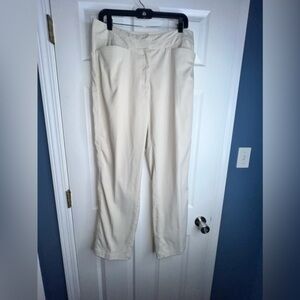 Tail Women’s 12 Beige Straight Leg Classic Golf Essentials Active Pants L